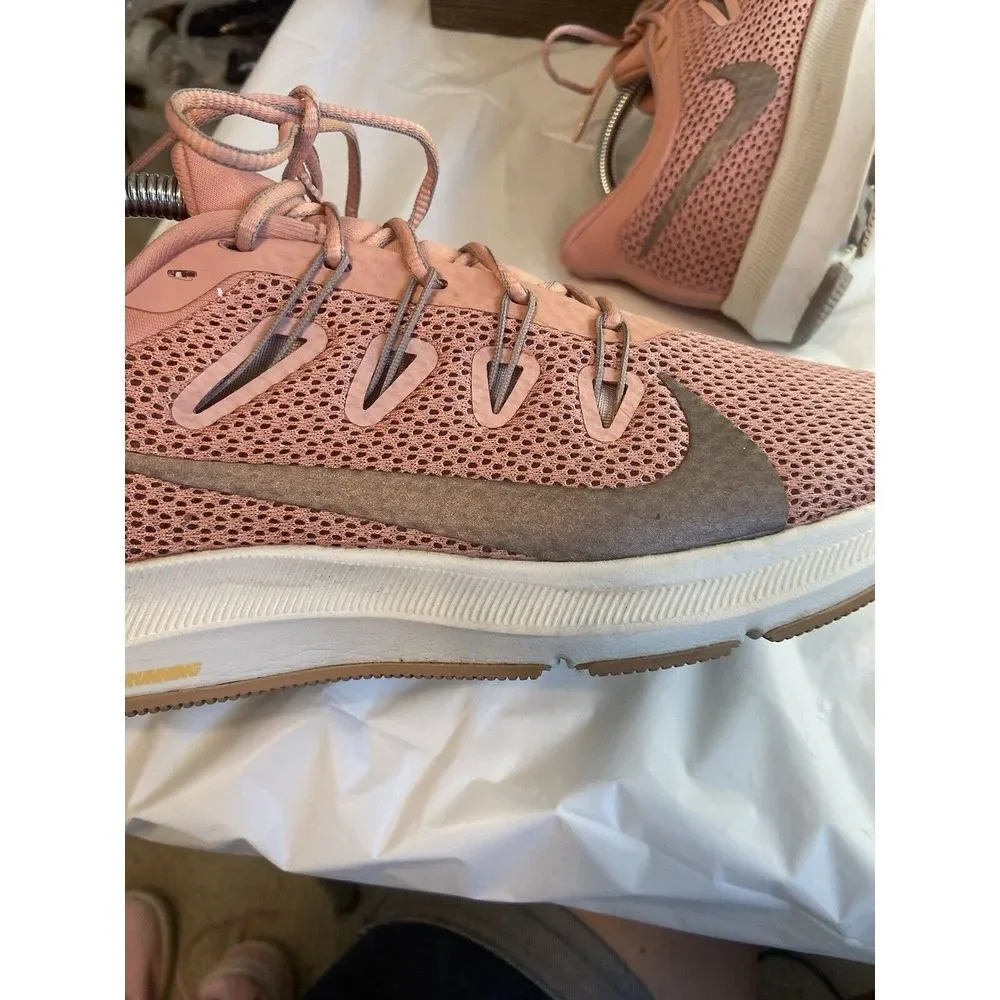 Women's Nike Quest 2 Pink Quartz Lace Up Running Shoes-Size 11-Excellent Cond.‎